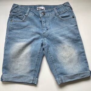 Epic threads short denim girl light blue. Size 8